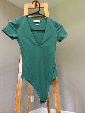 Babaton Deep V-Neck Short Sleeve Bodysuit